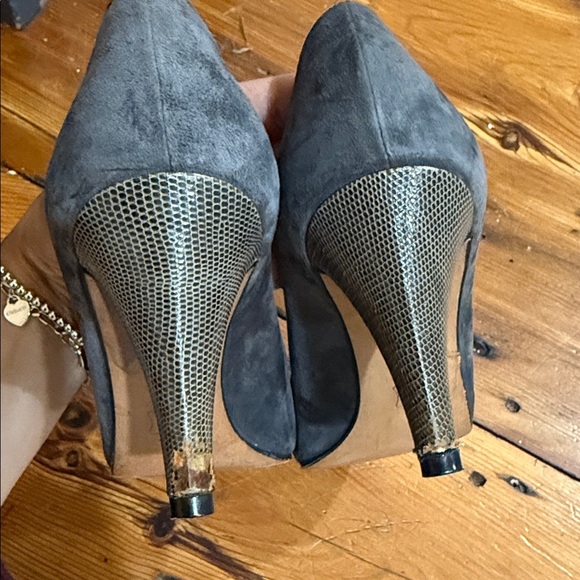 Yves Saint Laurent Elegant Velvet Grey and Faux snake skin Heels Size 8.5 N - Picture 11 of 13